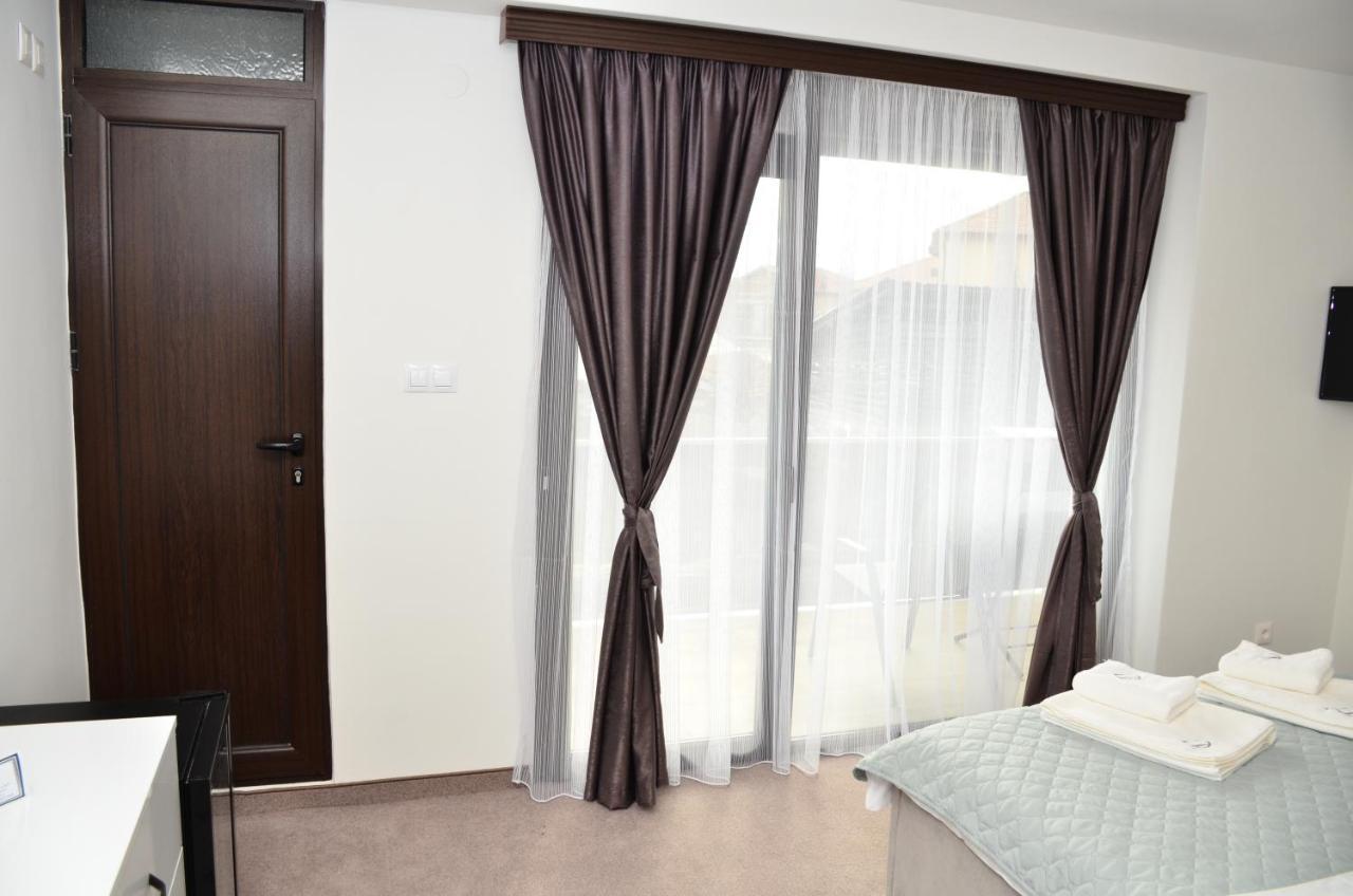 فندق Boris House أوجنيانوفو المظهر الخارجي الصورة